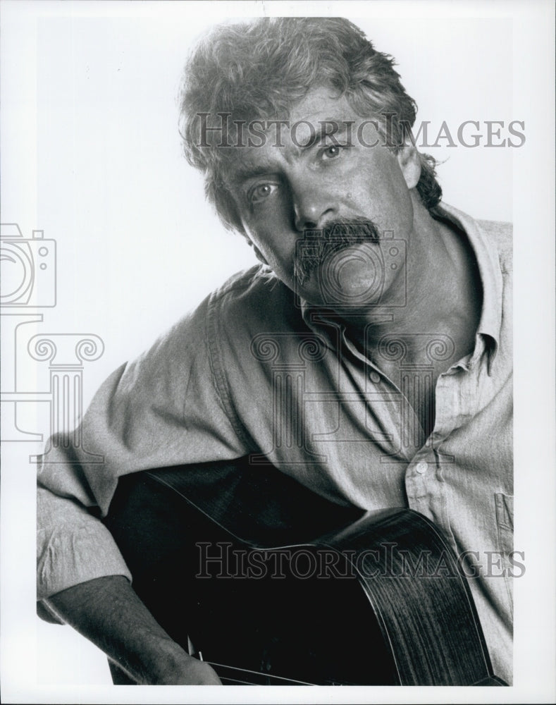 Press Photo Musician tom Rush with his guitar - Historic Images