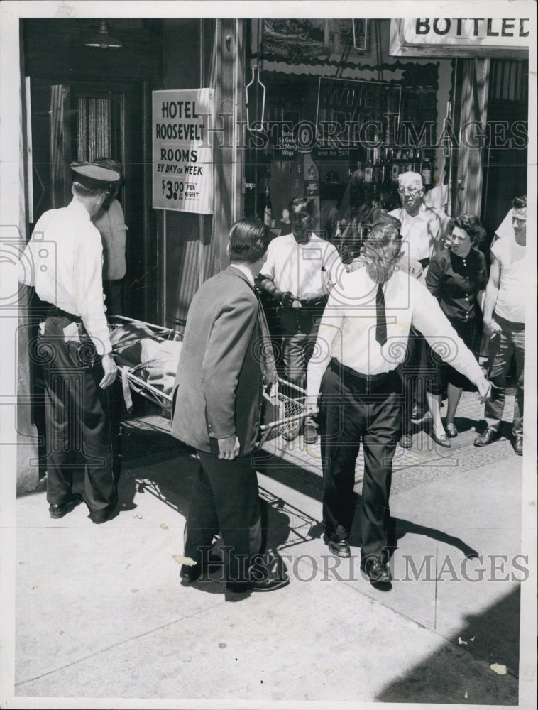 1962 Press Photo Woman found dead in Roosevelt Hotel in South End. - Historic Images