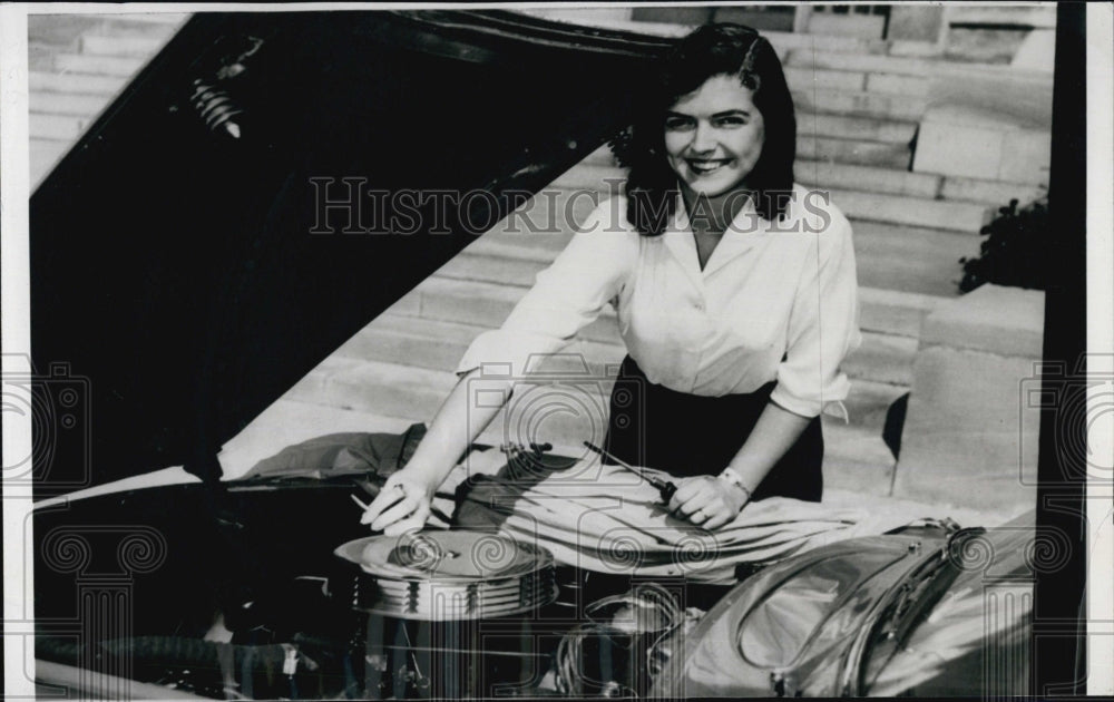 1958 Press Photo Miss Joanne Neff, Female Mechanic - Historic Images