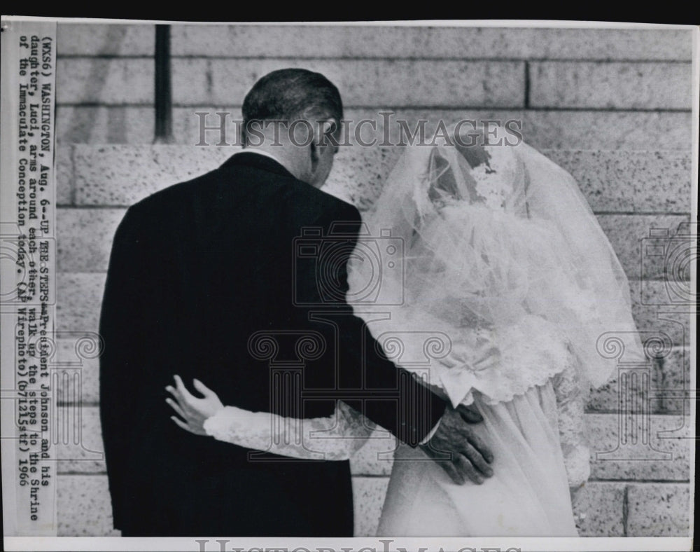 1966 Press Photo Lyndon Johnson and Daughter and Luci Johnson's Wedding - Historic Images