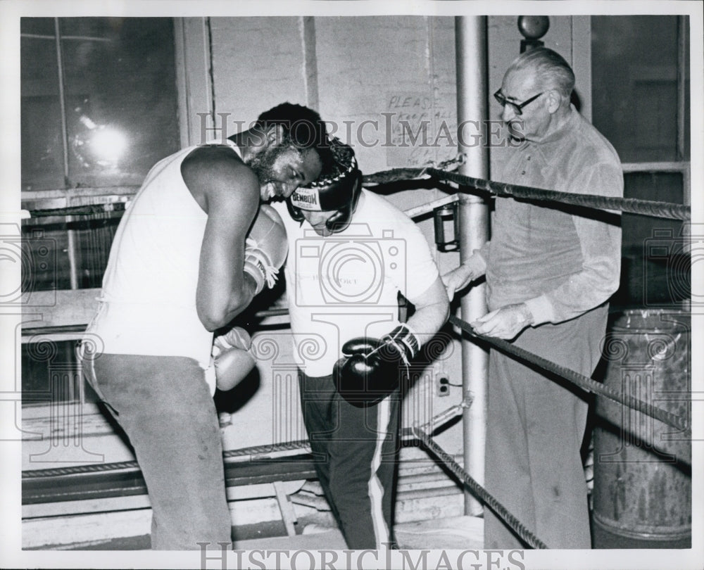 1980 Press Photo Boxer AC Clemente in training - Historic Images