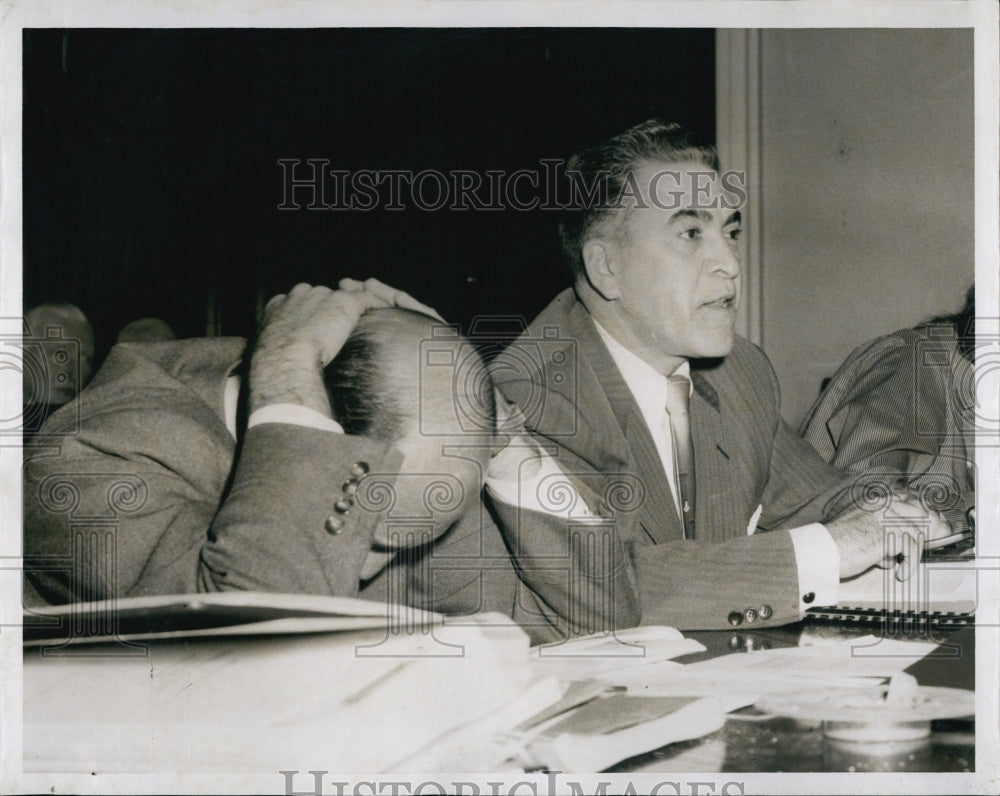 1956 Press Photo Vincent Dinunno with atty Robert Segal - Historic Images