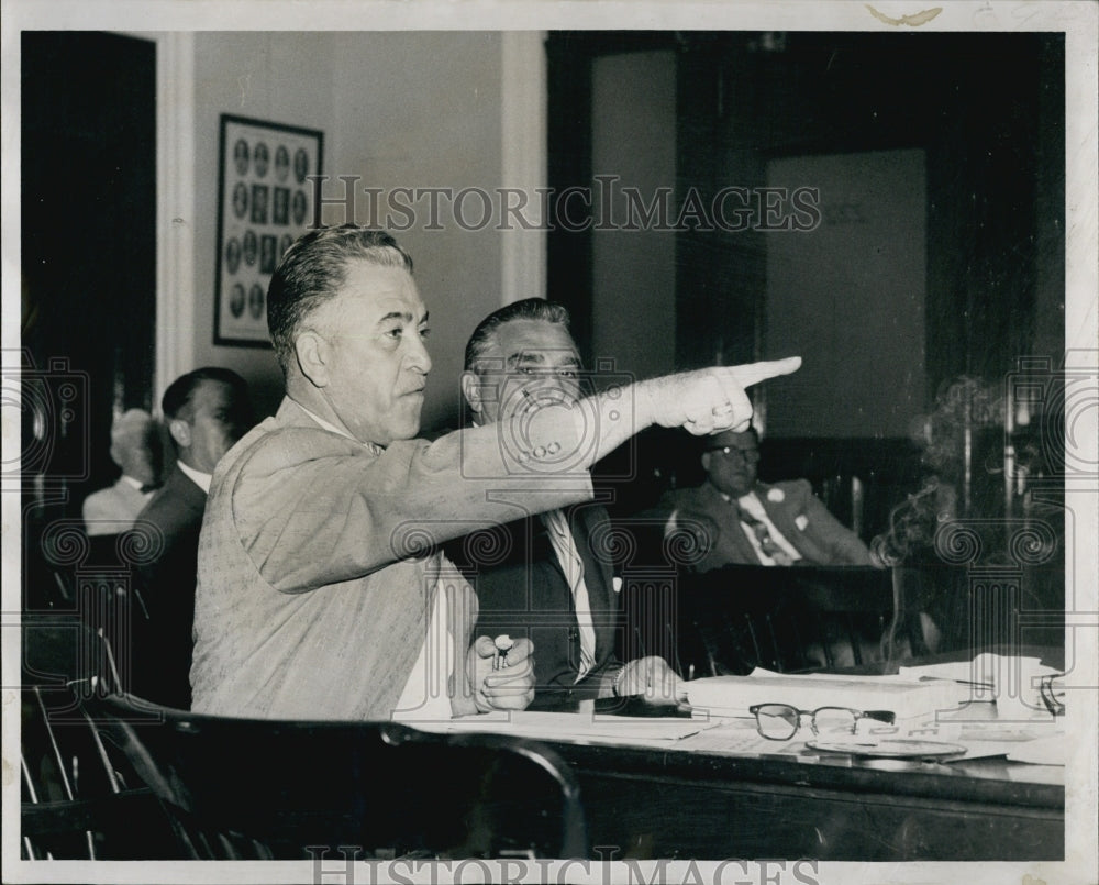 1958 Press Photo Vincent DiNunno and atty Enrico Cappucci - Historic Images