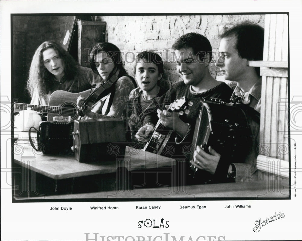 1996 Press Photo John Doyle,Winifred Horan,Karan Casey,Seamus Egan,in Solas - Historic Images