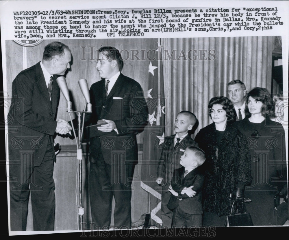 1963 Press Photo Tre Sec D Dillon,CJ Hill &amp; ,Mrs Kennedy and Hills family - Historic Images