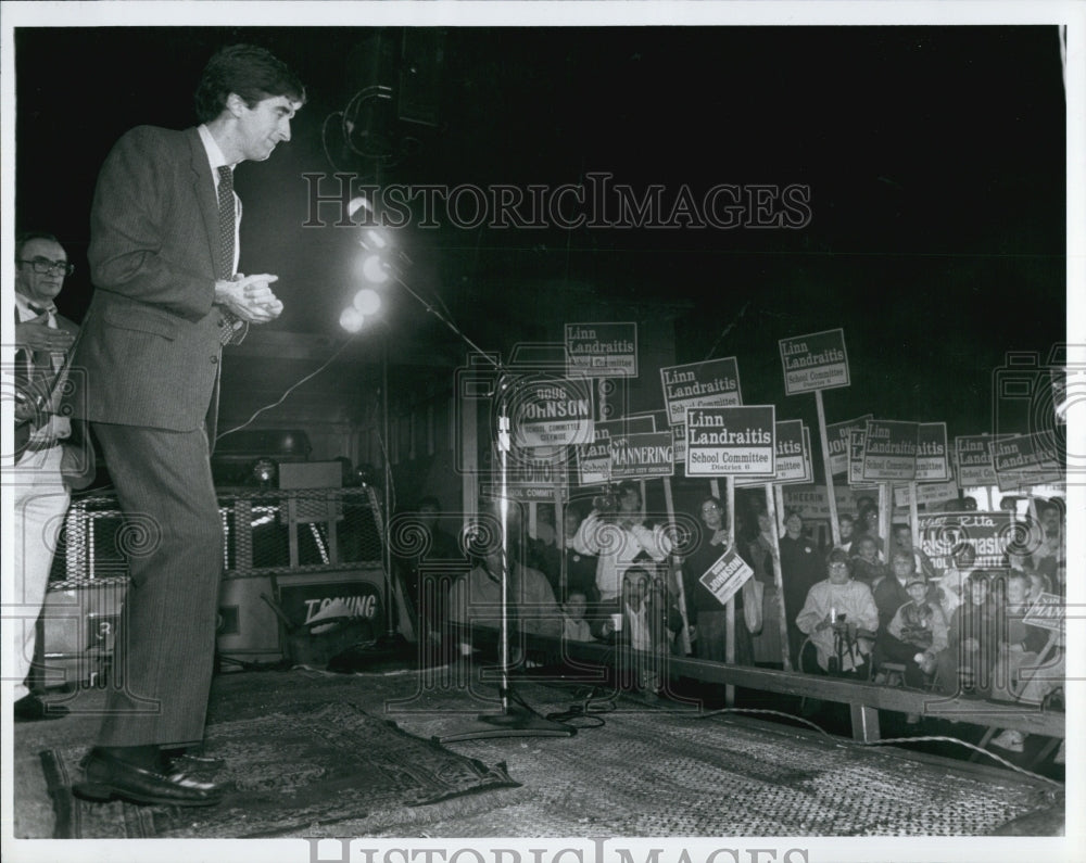 1989 Press Photo Mass politician John Nucci - Historic Images