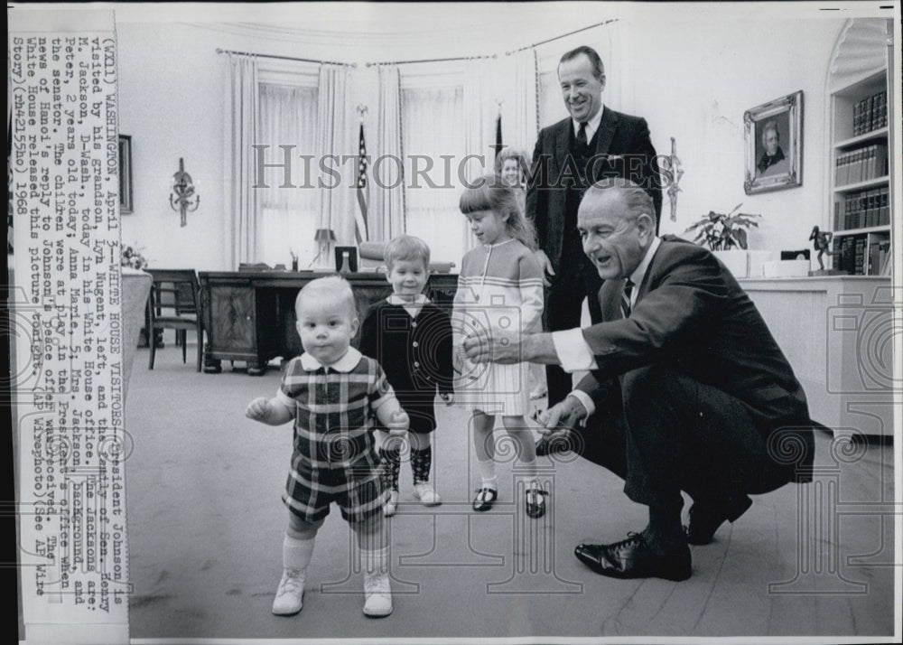 1968 Press Photo President Johnson,Lyn Nugent,Sen Henry Jackson and children - Historic Images