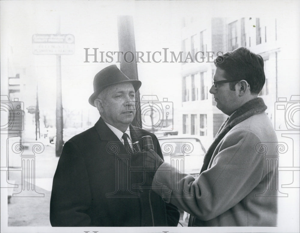 1969 Press Photo Louis Kramer, Superintendent of Schools of Providence, R.I. - Historic Images