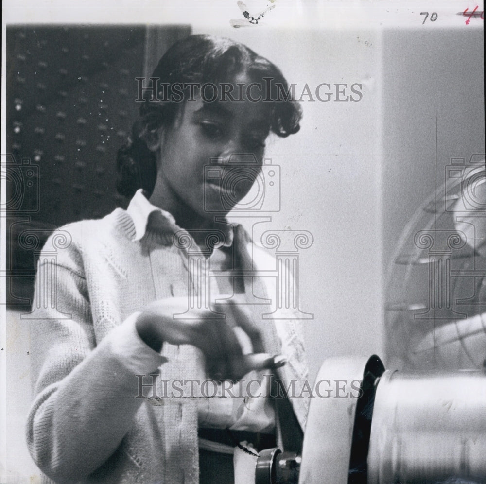 1969 Press Photo Phyllis Dent, 15, won a full tuition scholarship - Historic Images