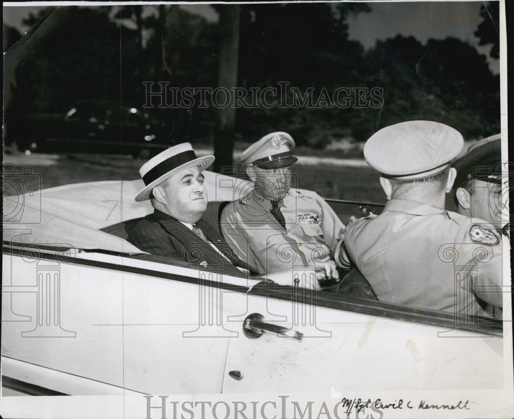 1950 Press Photo Mass. Gov Paul Dever &amp; Sgt Ervil Kenneth - Historic Images
