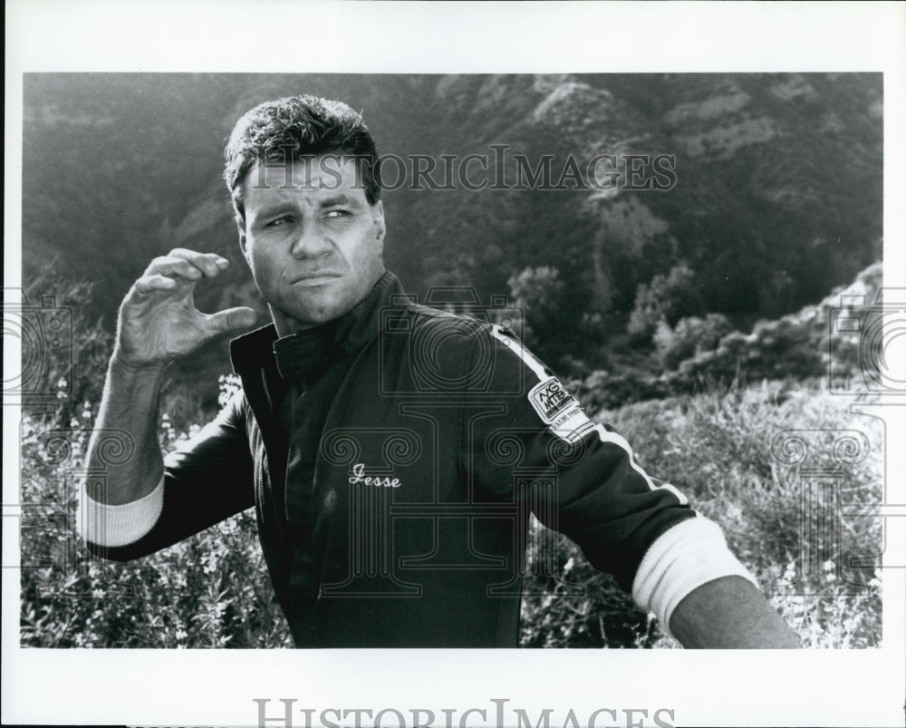 Press Photo Martin Kove &quot;Hard Time on Planet Earth&quot; - Historic Images