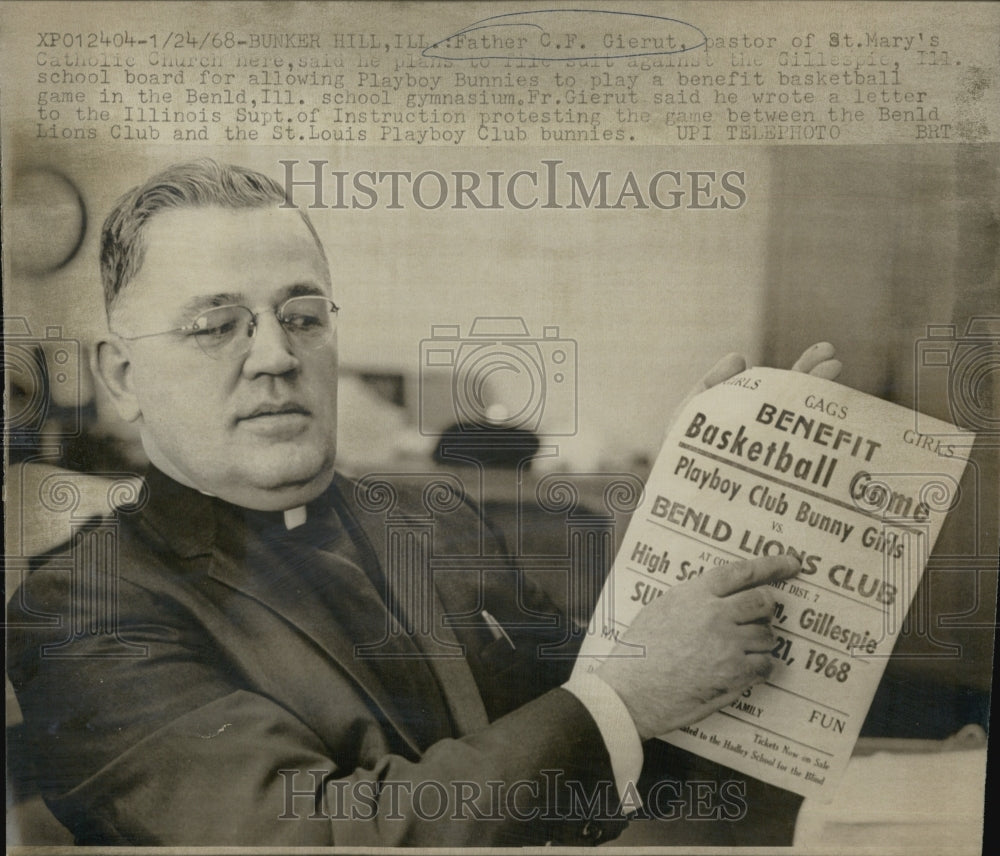 1968 Press Photo Father C. F. Gierut, pastor of St. Mary's Catholic Church - Historic Images