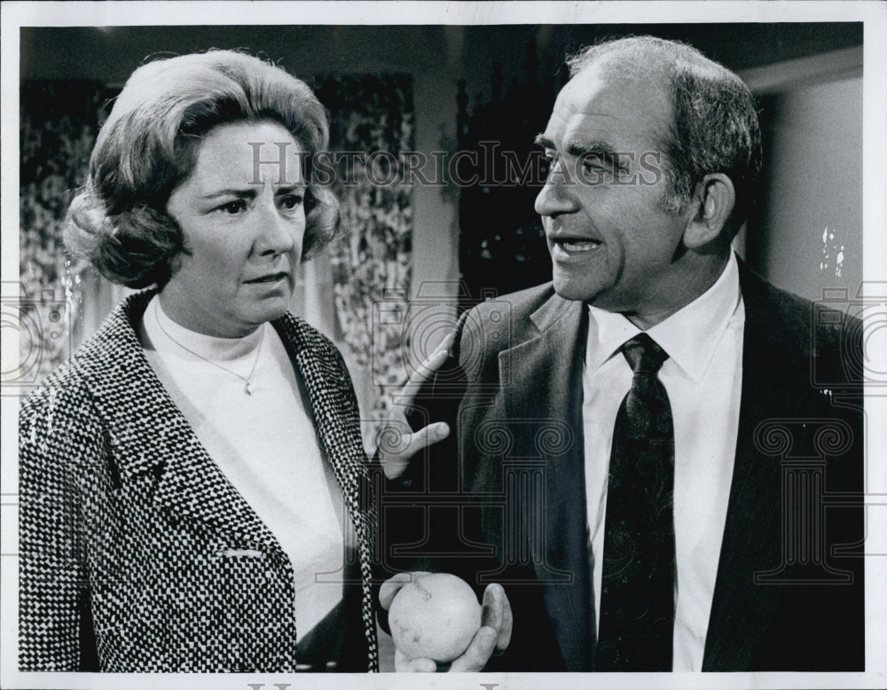 1973 Press Photo Priscilla Morrill and Edward Asner "The Mary Tyler Moore Show" - Historic Images