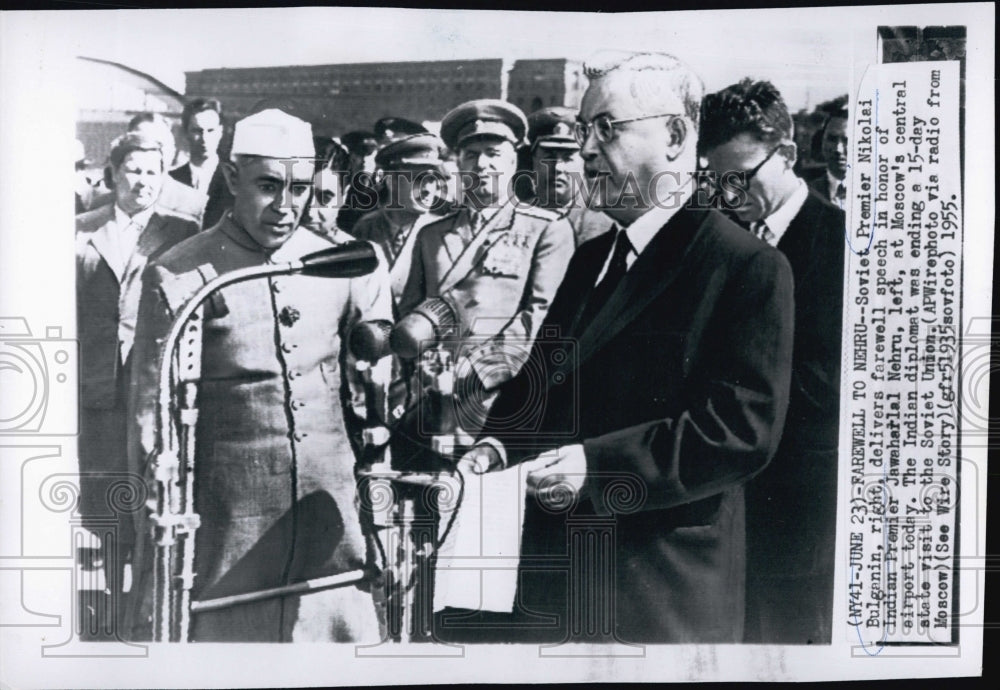 1955 Press Photo Soviet Premier N Bulganin and Indian J Nehru - Historic Images