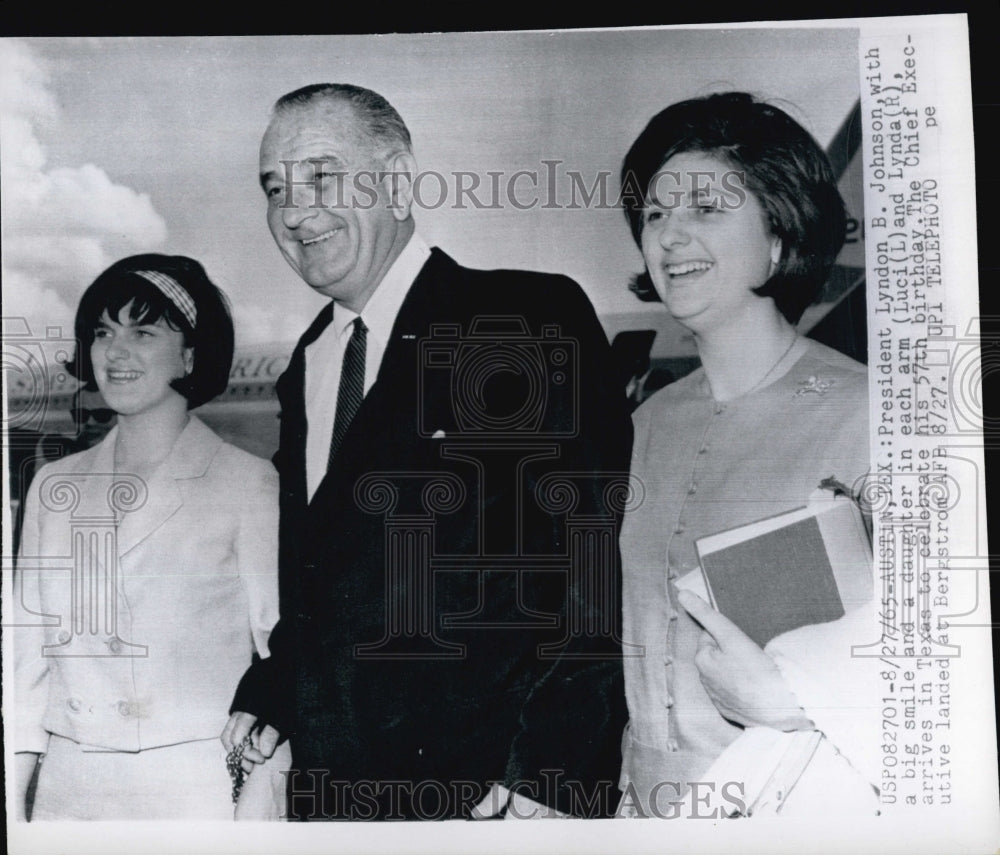 1965 President Lyndon Johnson, daughters Luci and Lynda - Historic Images