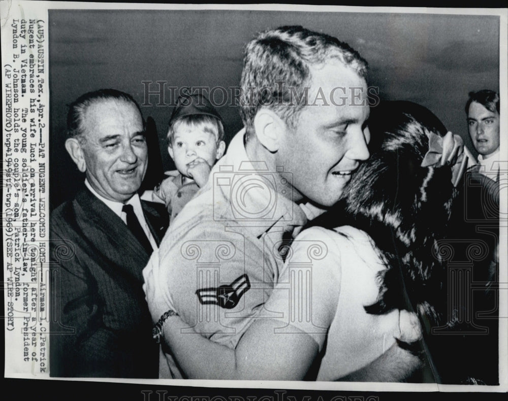 1969 Press Photo Pat Nugent and wife Luci,daughter of Pres Johnson - Historic Images