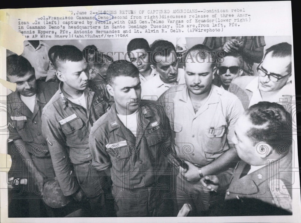 1965 Press Photo Dominican Rebel Col. Francisco Caamano Deno discusses release - Historic Images