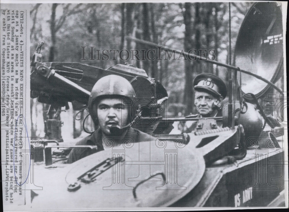 1965 Press Photo King Frederik in an American armored car - Historic Images