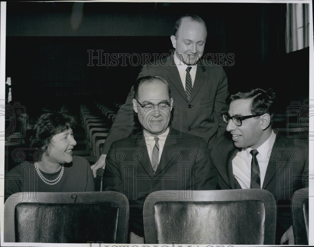 1964 Press Photo Mrs. M. Simons, Dr. B. Holland, Dr. H. Hoffman, Bernerd Delman - Historic Images