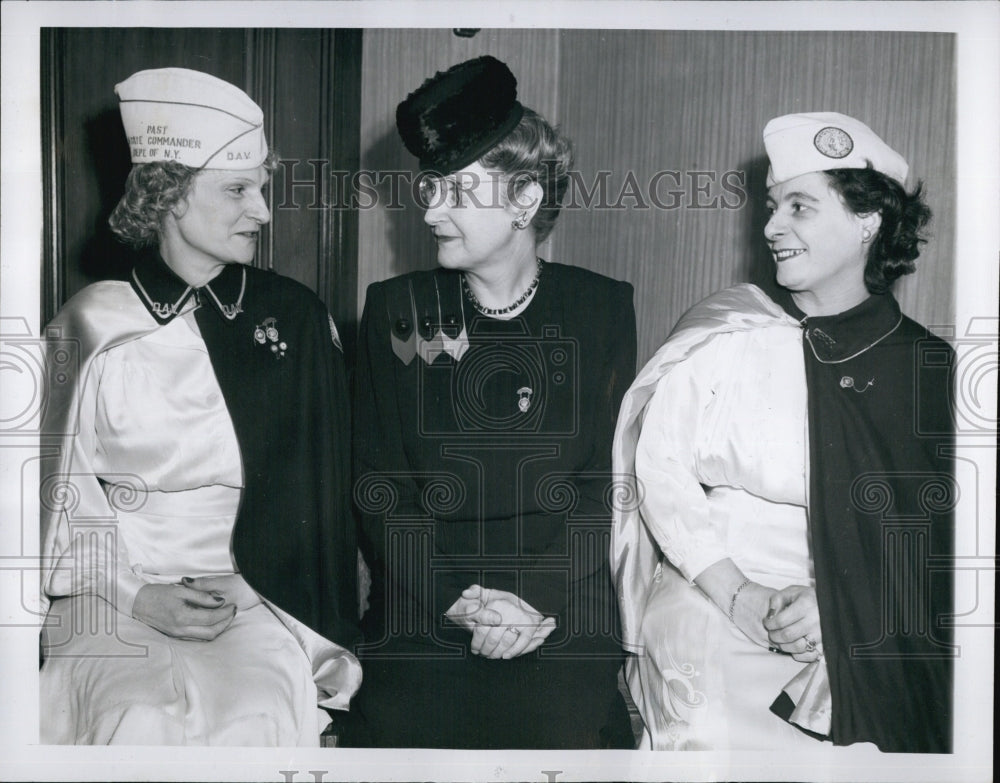 1946 Press Photo Mrs. Beatrice Hogan, Mrs. Frances Palmer, Mrs. M. Breazzano - Historic Images