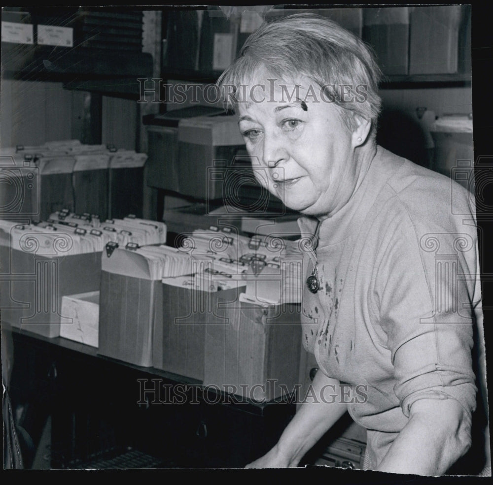 1968 Press Photo Cathy Higgins,book keeper - Historic Images