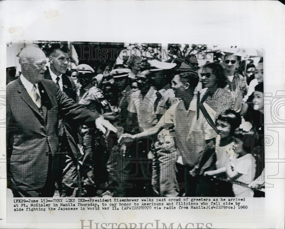 1960 Press Photo President Eisenhower at Ft. McKinley in Manila - Historic Images