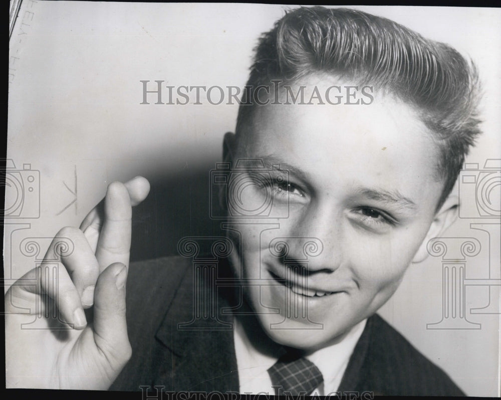 1959 Press Photo Fred hennessey wins newsboy contest - Historic Images