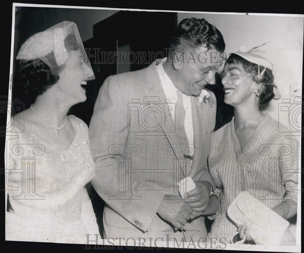 1957 Press Photo Ethel Marie Reid,Mr hennessey &amp; bride Alma Clavardone - Historic Images