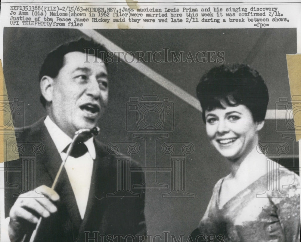 1963 Press Photo Louie Prima With New Wife Jo Ann Gia Maione - Historic Images