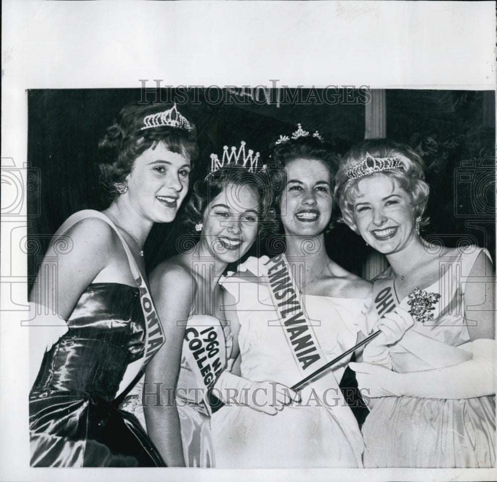 1961 Press Photo National College Queen Patricia Weaver With Runners Up - Historic Images