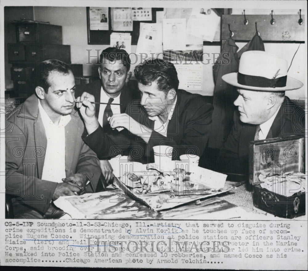 1953 Criminal Al Korlik & Eugene Cosco and policemen - Historic Images