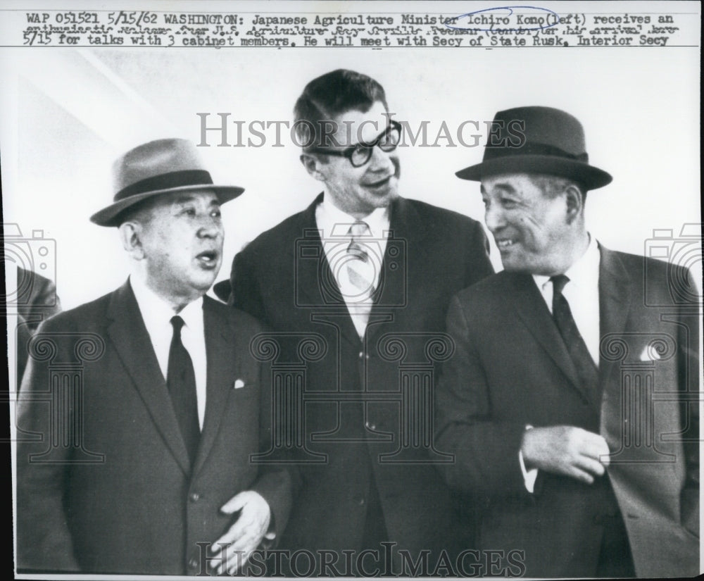 1962 Press Photo Japan's Ichiro Kono& US Mr Freeman & other - Historic Images