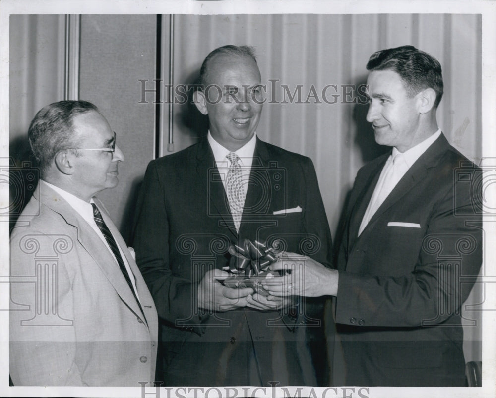 1960 Press Photo Joseph A Mallon, Jack Gillis &amp; Irv Wise - Historic Images