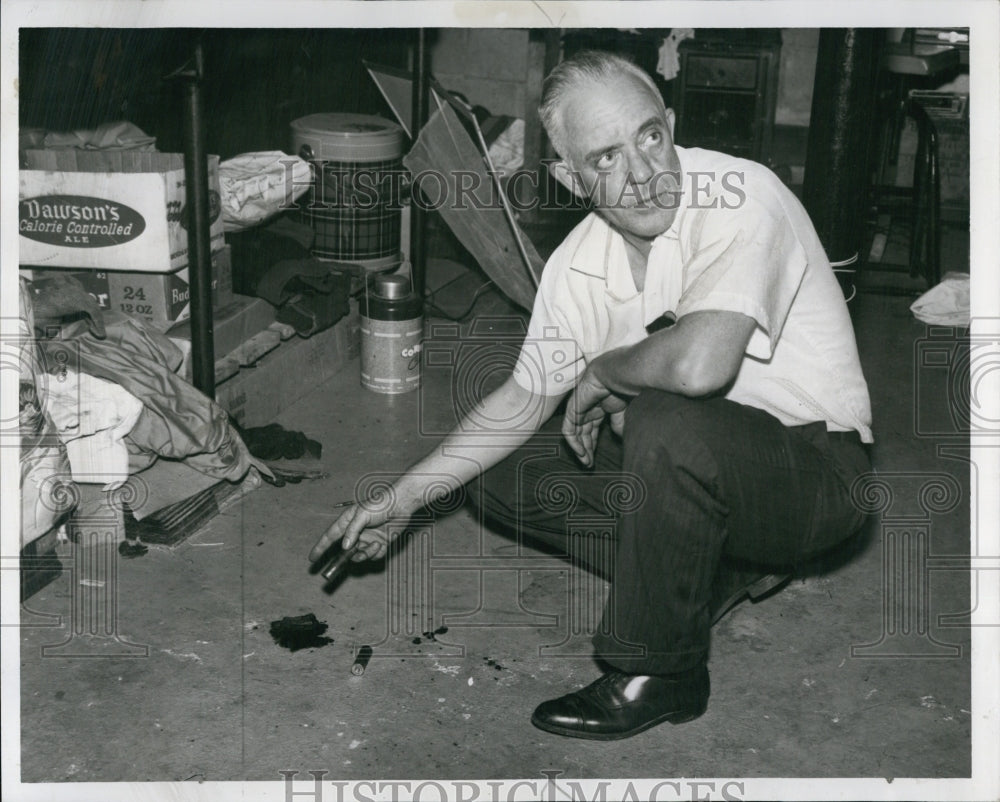 1961 Press Photo Police photog Allan Mosher - Historic Images