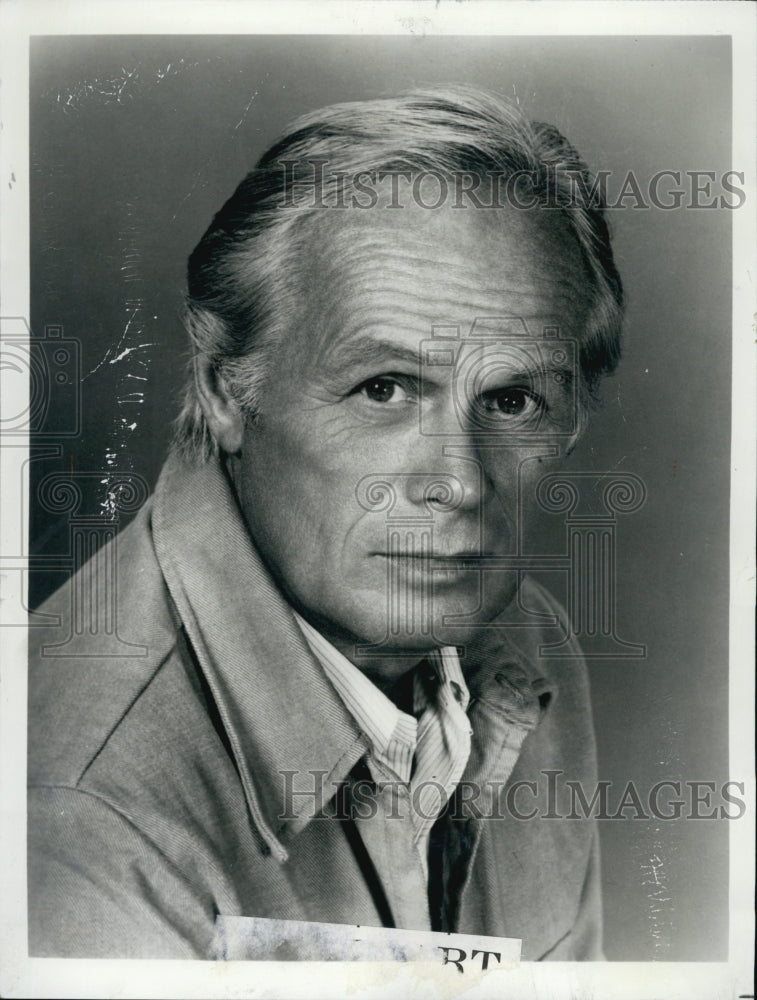 1976 Press Photo Actor Richard Widmark narrates &quot;The Great Migration&quot; - Historic Images