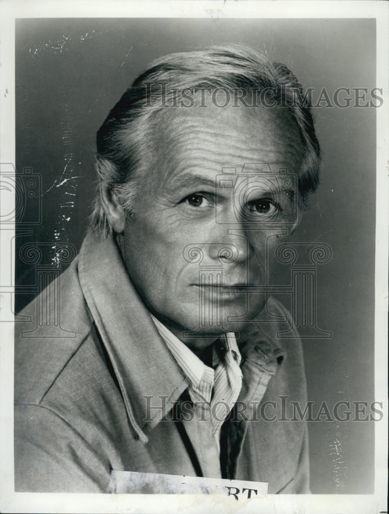 1976 Press Photo Actor Richard Widmark narrates "The Great Migration" - Historic Images