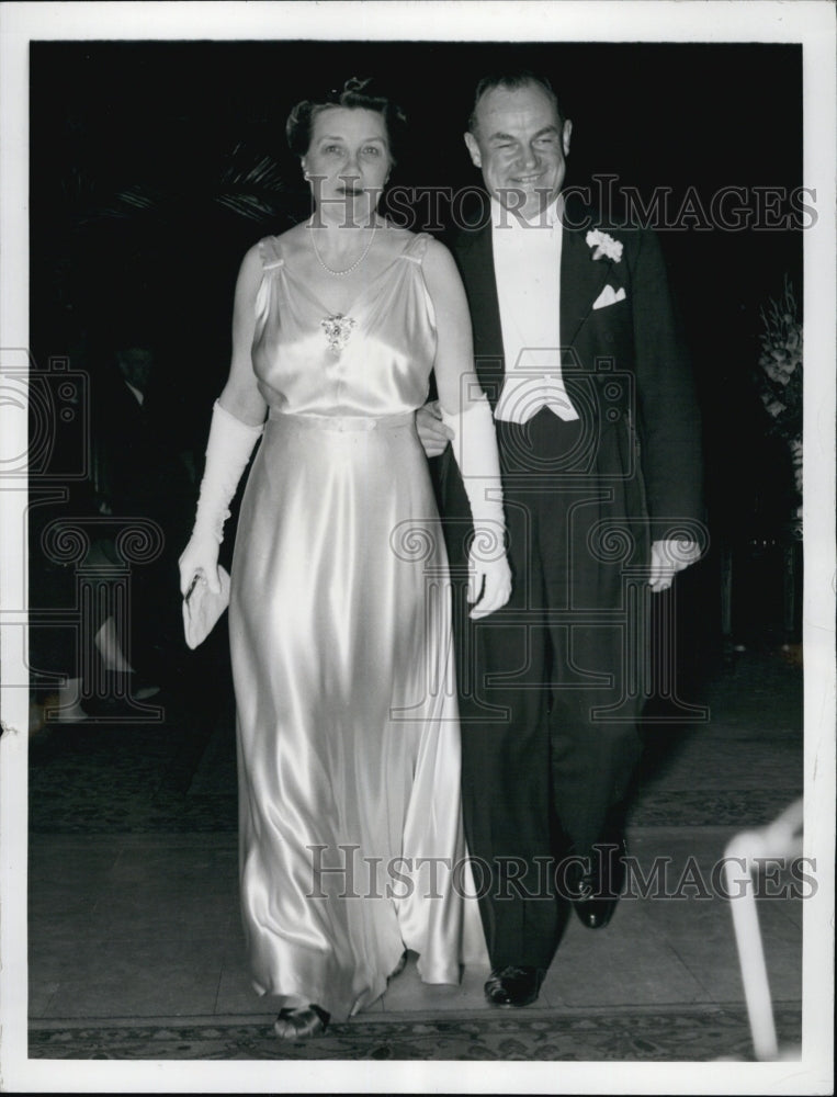 1941 Press Photo Sec of Agri. Claude Wickard and his wife - Historic Images