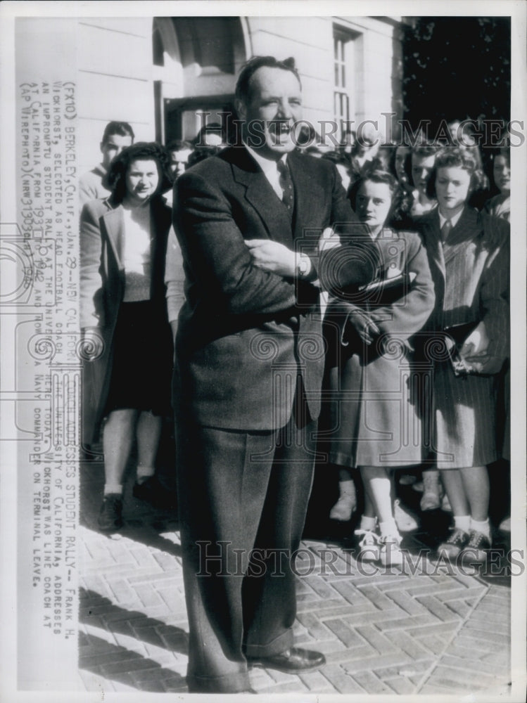 1946 Press Photo Frank Wickhorst Head Football Coach Univ California - Historic Images