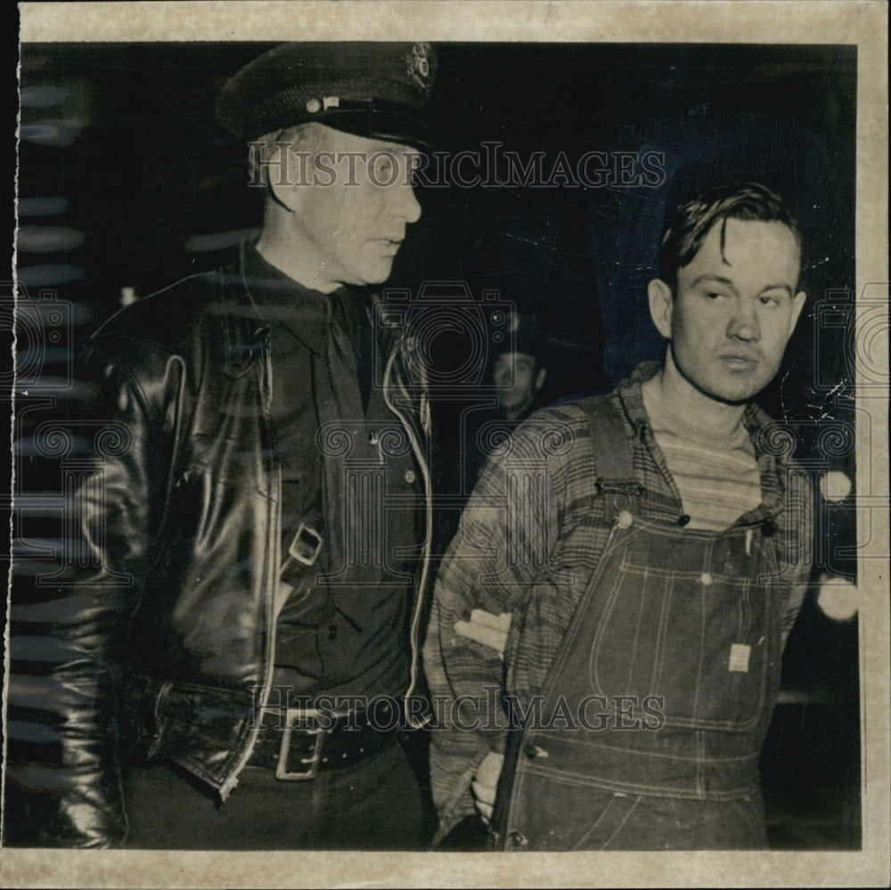 1947 Press Photo George Wickliffee Officer V. M Schlotzhauer Suspect Evelyn - Historic Images