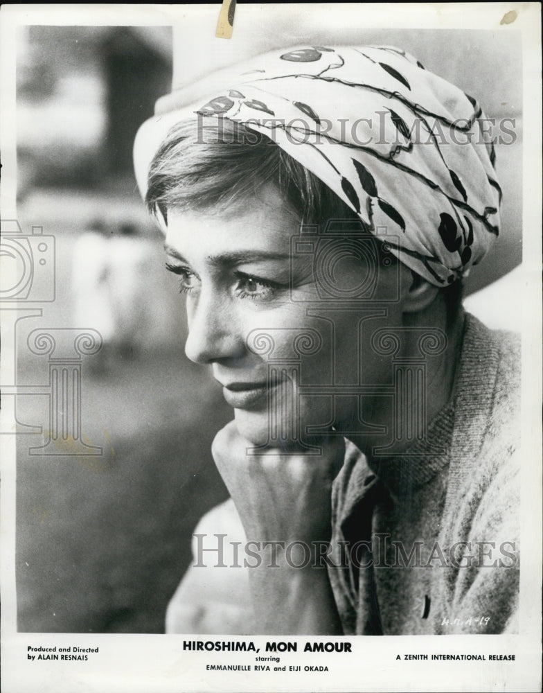 1960 Press Photo Emmanuelle Riva in "Hiroshima, Mon Amour" - Historic Images