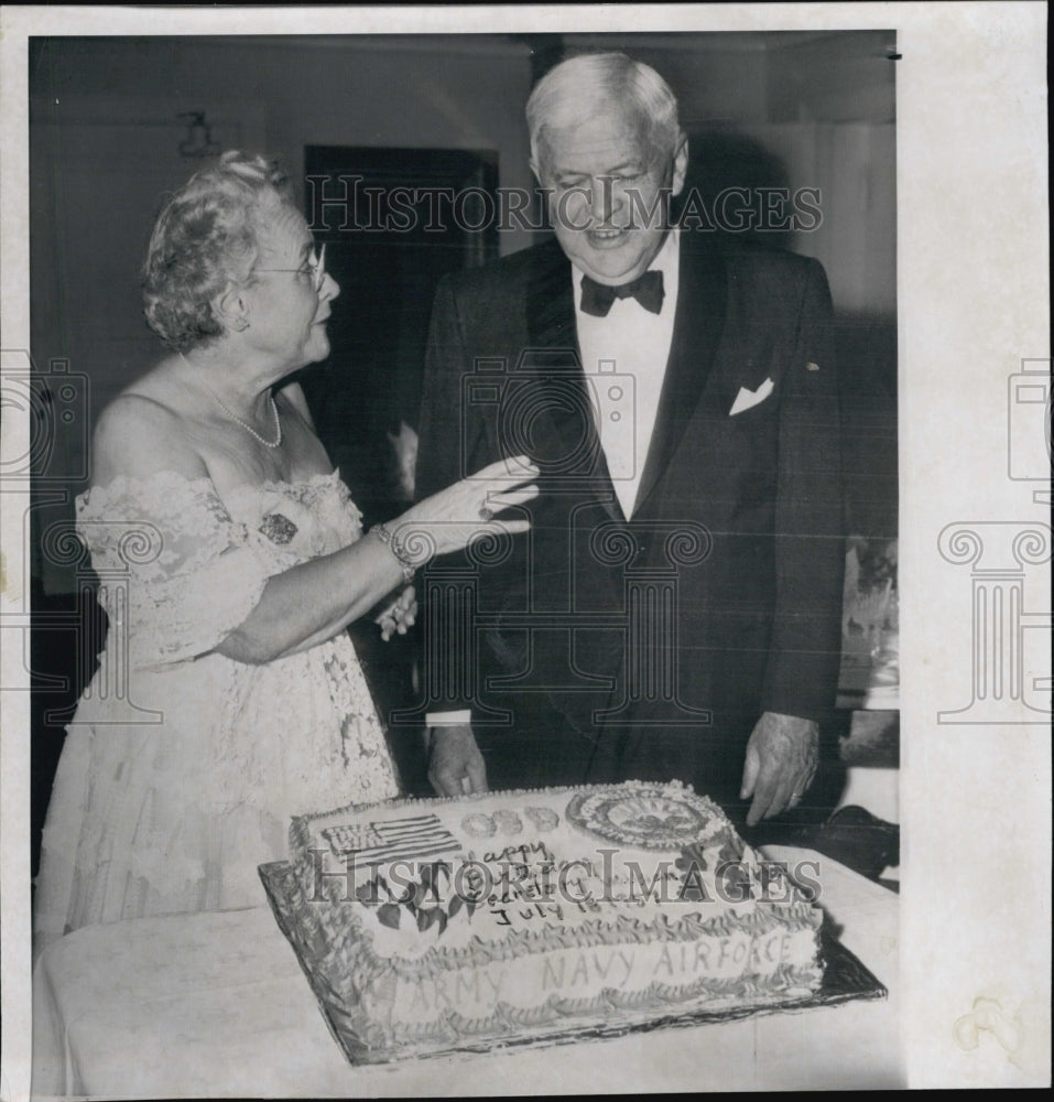 1957 Press Photo Secretary of Defense Charles E Wilson and wife - Historic Images