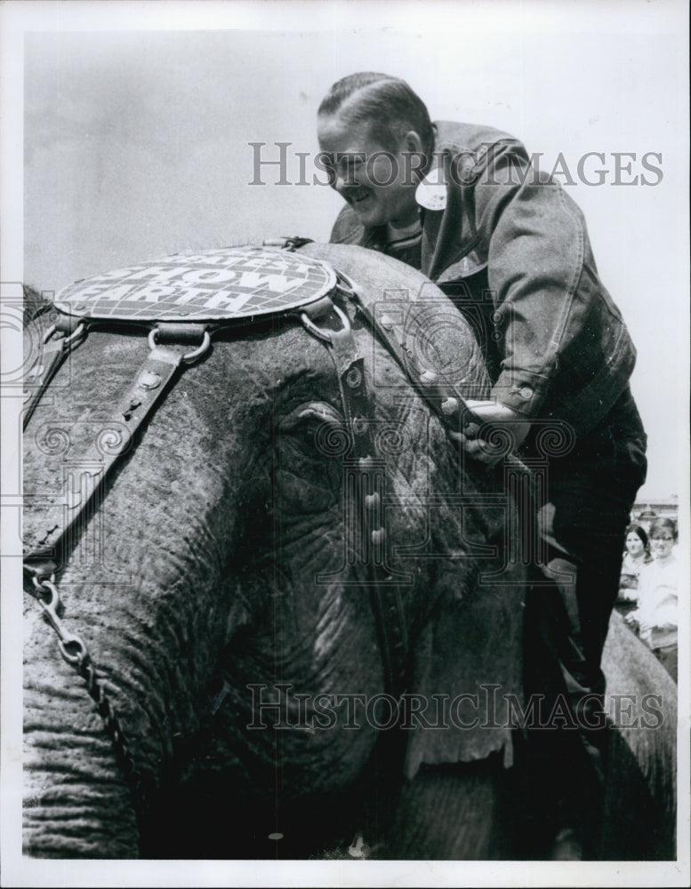 1971 Press Photo A picture of Dan McLAughlin - Historic Images