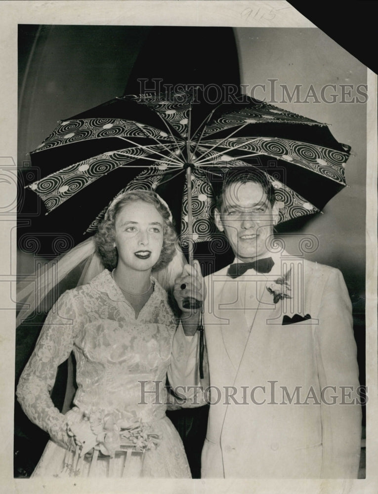 1952 Press Photo Police Patrolman Daniel McLaughlin Marries Dispatcher Powers - Historic Images