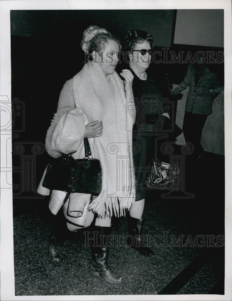 1972 Press Photo Joan McLaughlin Accused Actor George Peppard of Rape - Historic Images