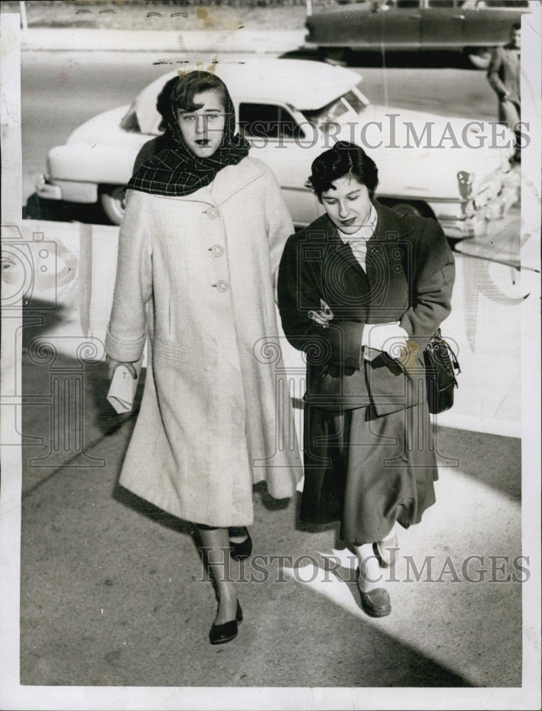 1955 Press Photo Cynthia Savage, close friend of slain girl - Historic Images