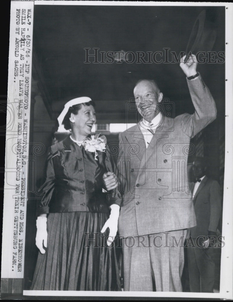 1956 Press Photo U.S. Pres. Dwight Eisenhower with wife Mamie. - Historic Images