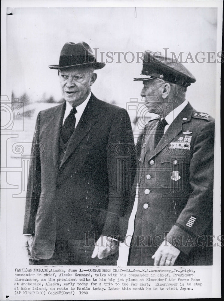 1960 Press Photo Pres. Eisenhower chat Lt.Gen F.A Armstrong Jr. - Historic Images