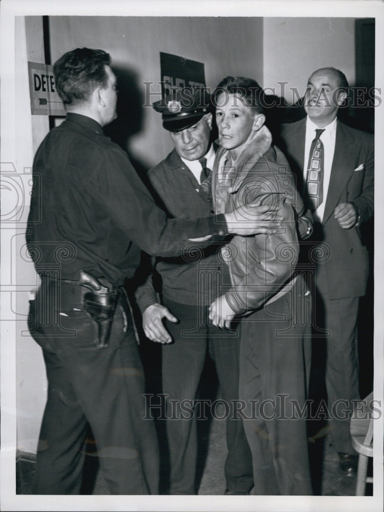 1951 Press Photo Gang Fighter James Mallory Assisted to Ambulance - Historic Images