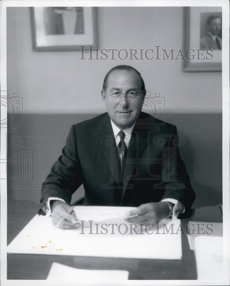 1958 Press Photo A. M. Sonnabend - Historic Images