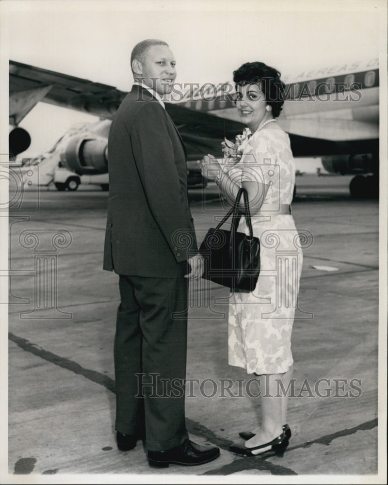 1964 Winners of Contest Mr &amp; Mrs Charles  Somers Heading to Spain - Historic Images